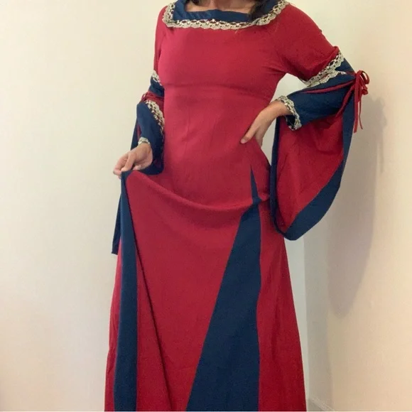 Renaissance Costume Dress - Picture 1 of 4